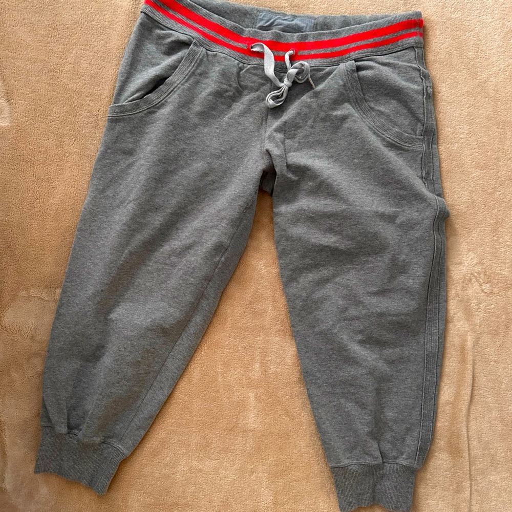 Lululemon 3 pairs of Capri length pants - size 10